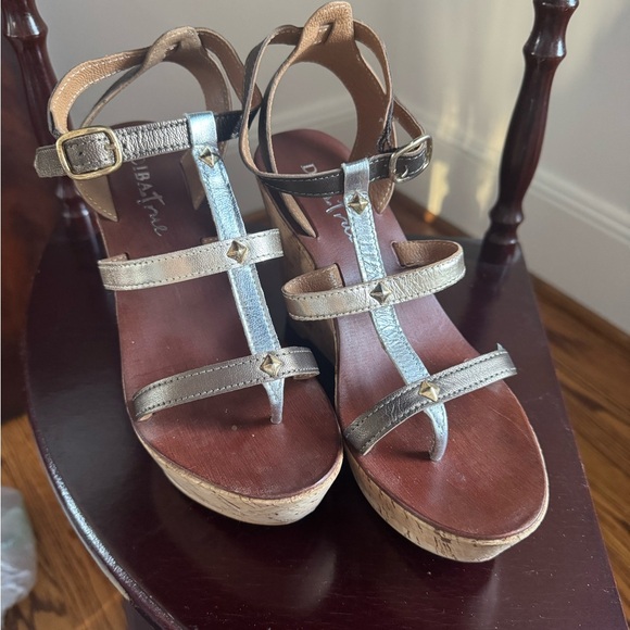 Diba Cald Well Strappy Wedge Sandal in Bronze Multi Size 6.5 Women’s Heel - Picture 3 of 5